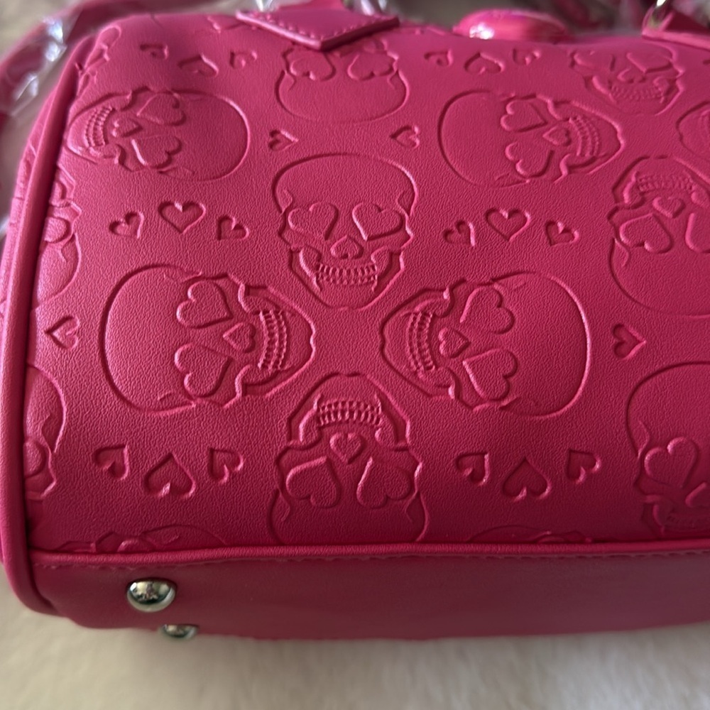 NEW Betsey Johnson Skull Barrel Handbag - Picture 2 of 9